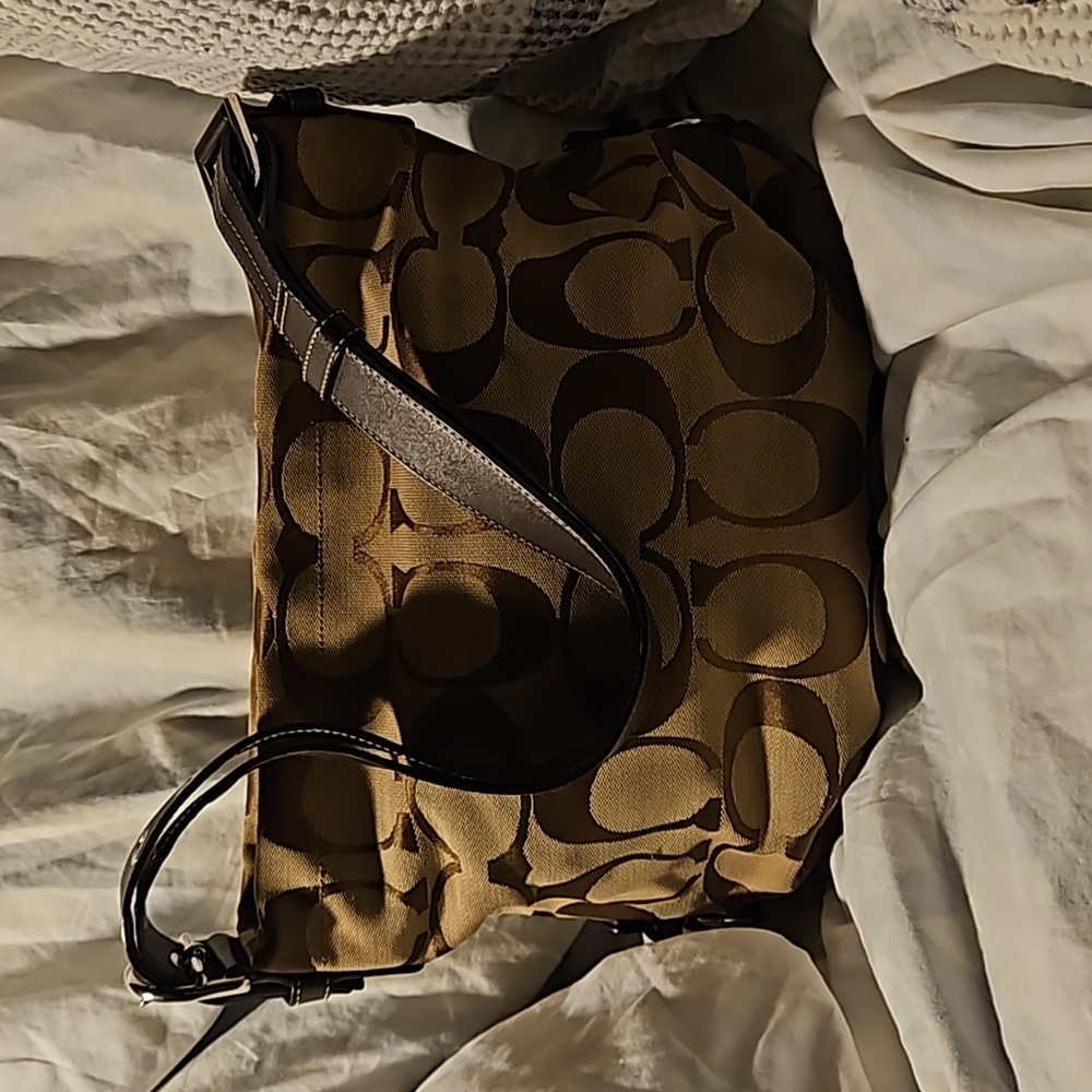 Classic Coach bucket bag